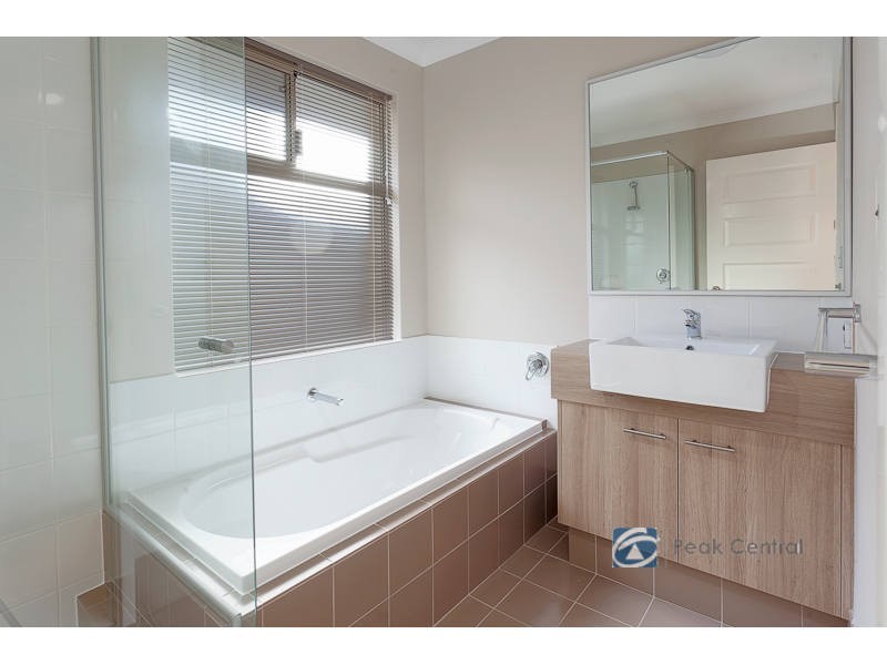 38 Lomond Crescent, Wandi WA 6167