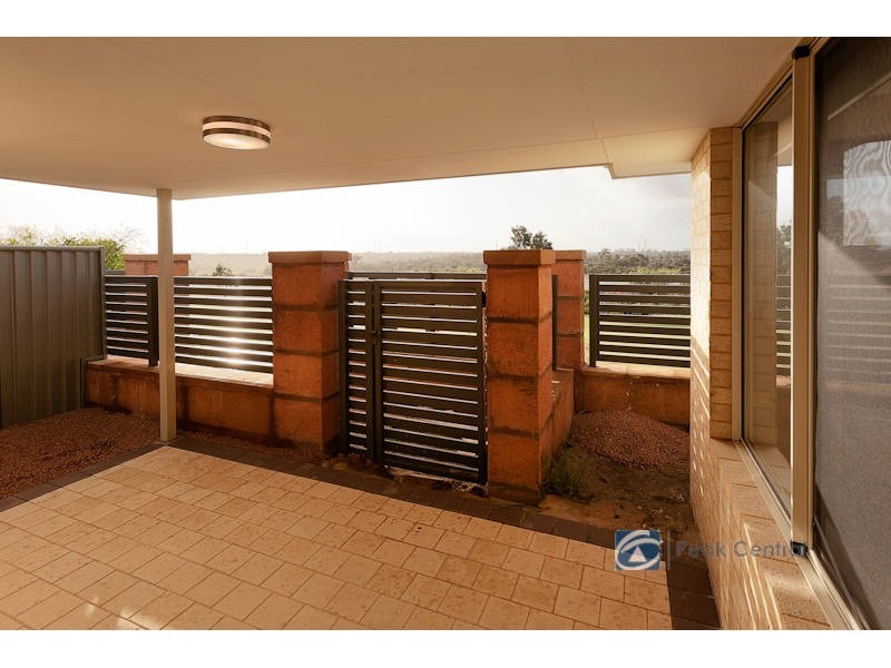 38 Lomond Crescent, Wandi WA 6167