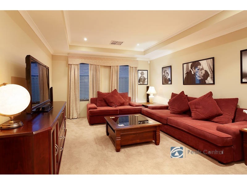 9 Calytrix Crescent, Success WA 6164