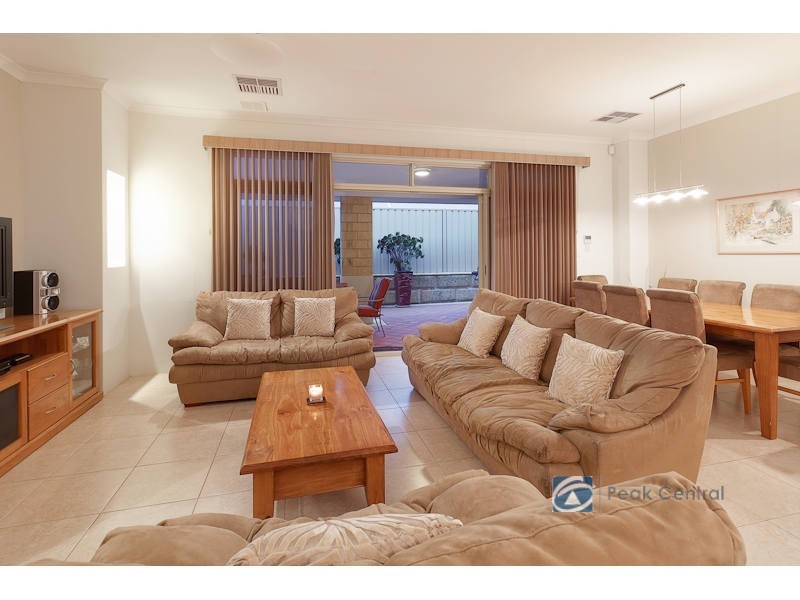 9 Calytrix Crescent, Success WA 6164