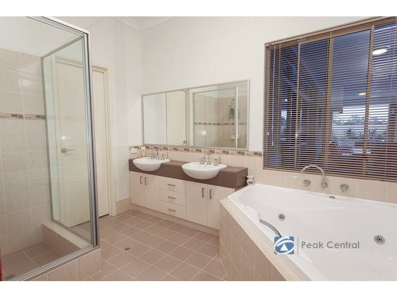 9 Calytrix Crescent, Success WA 6164