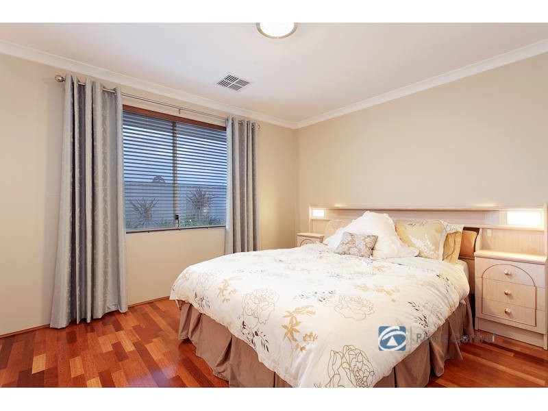 9 Calytrix Crescent, Success WA 6164