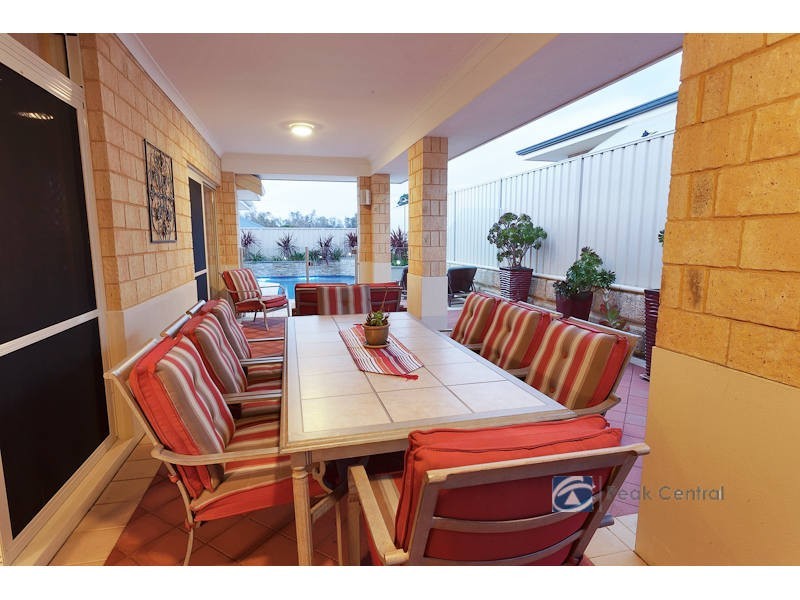 9 Calytrix Crescent, Success WA 6164