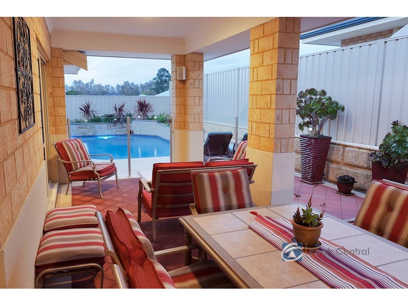 9 Calytrix Crescent, Success WA 6164