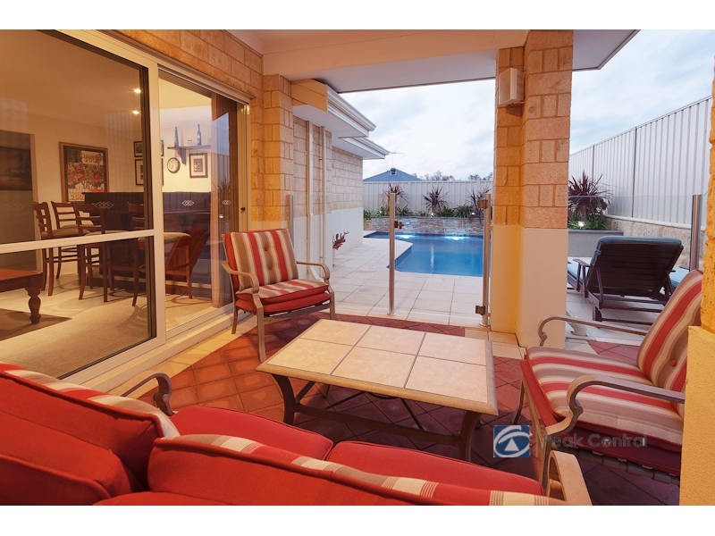 9 Calytrix Crescent, Success WA 6164