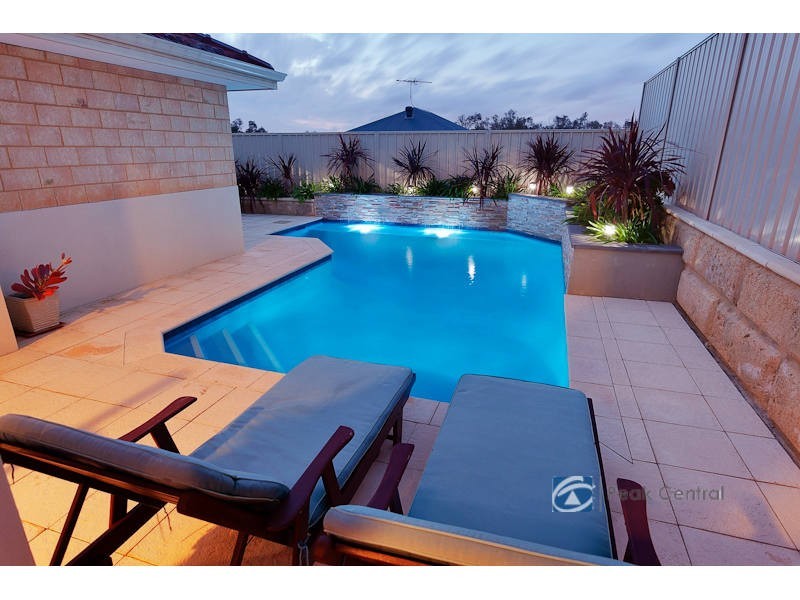 9 Calytrix Crescent, Success WA 6164