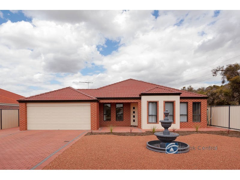 36 Montgomery Drive, Success WA 6164