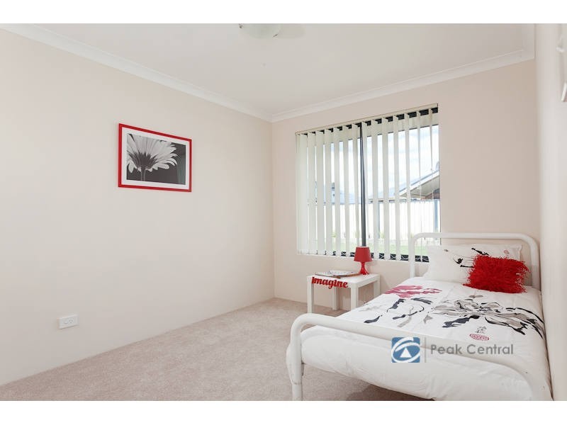 36 Montgomery Drive, Success WA 6164