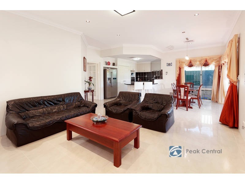 12 Calytrix Crescent, Success WA 6164