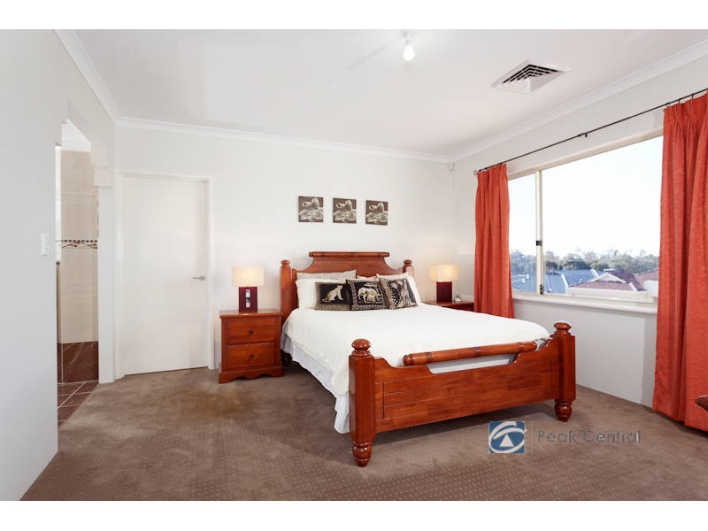 12 Calytrix Crescent, Success WA 6164