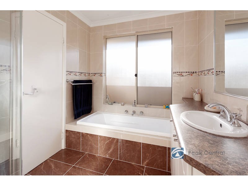 12 Calytrix Crescent, Success WA 6164