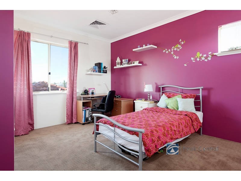 12 Calytrix Crescent, Success WA 6164