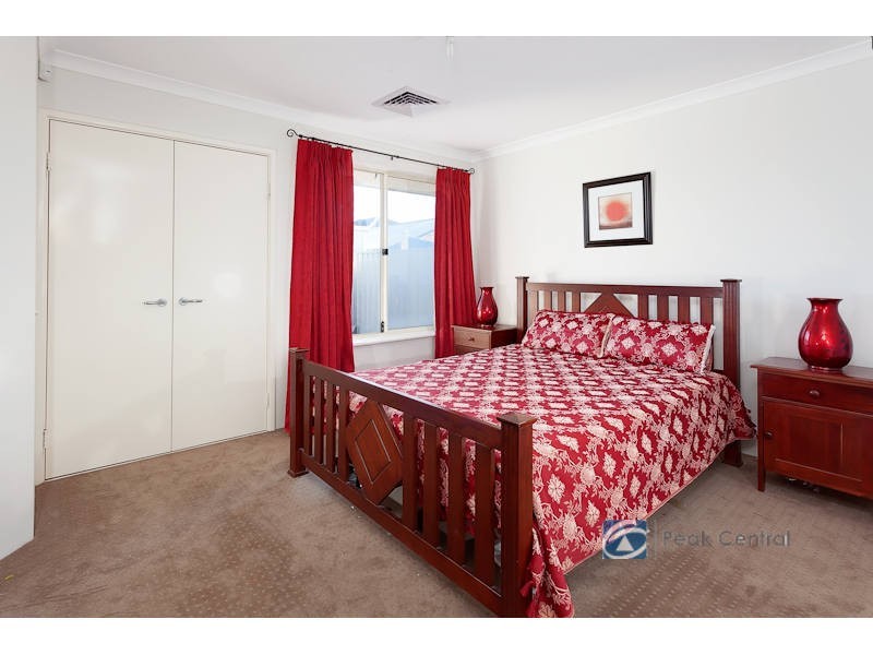 12 Calytrix Crescent, Success WA 6164