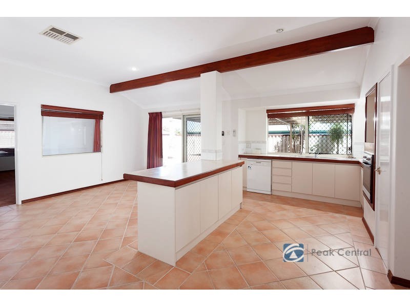 27 Minyon Circuit, Atwell WA 6164