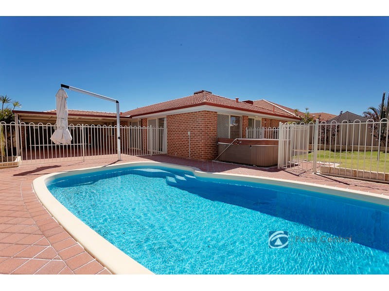 27 Minyon Circuit, Atwell WA 6164