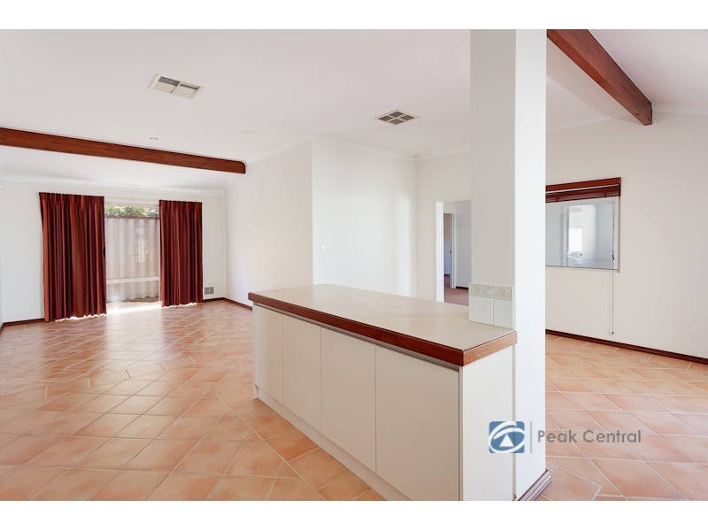 27 Minyon Circuit, Atwell WA 6164