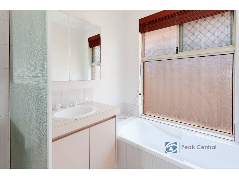 27 Minyon Circuit, Atwell WA 6164