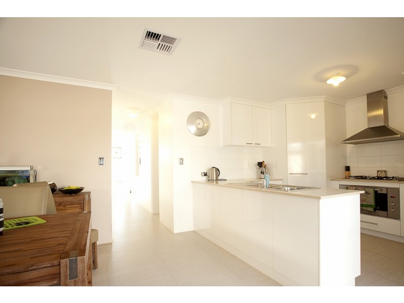 10 Latteri Turn, Aubin Grove WA 6164