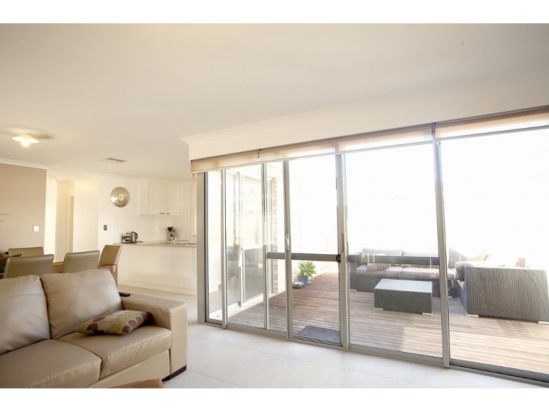 10 Latteri Turn, Aubin Grove WA 6164