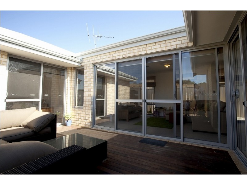 10 Latteri Turn, Aubin Grove WA 6164