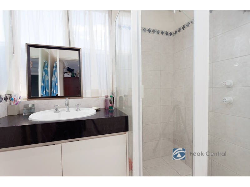 4 Daley Close, Atwell WA 6164