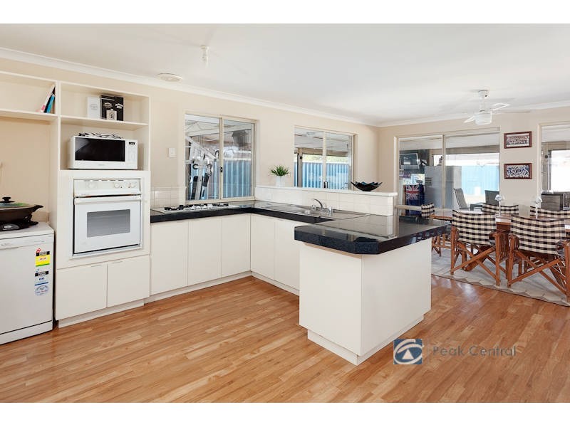 4 Daley Close, Atwell WA 6164