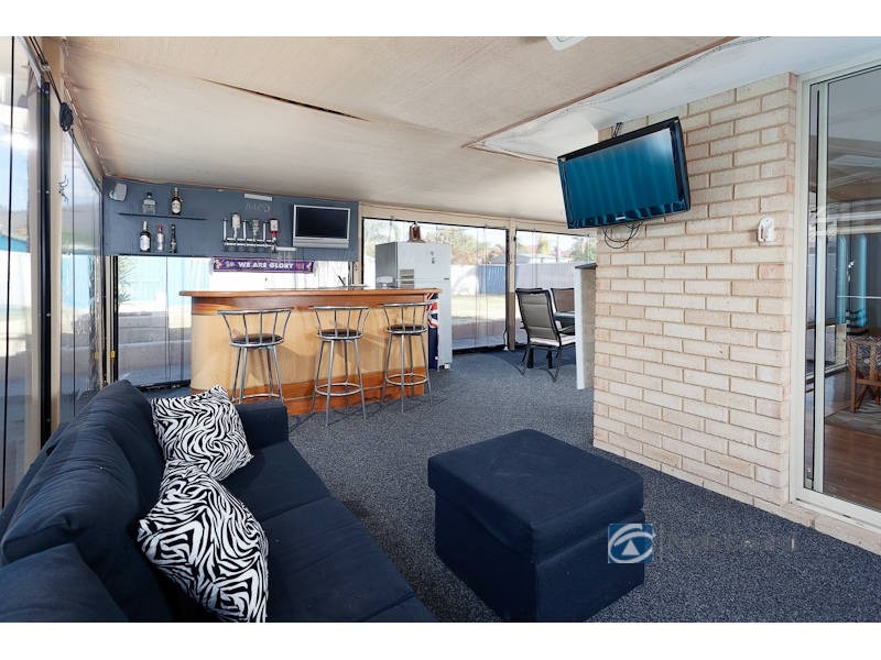 4 Daley Close, Atwell WA 6164