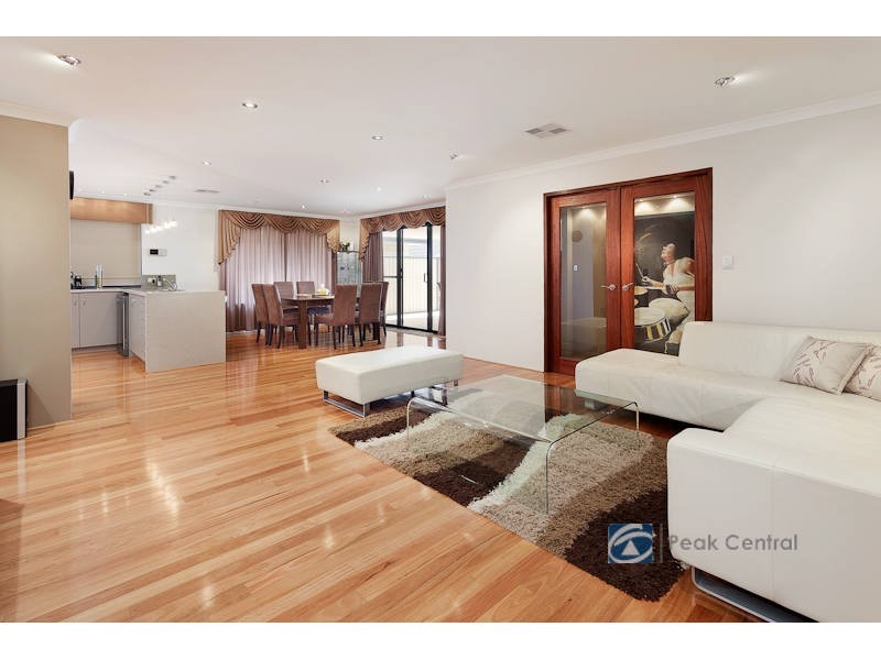 44 Kesiya Turn, Aubin Grove WA 6164
