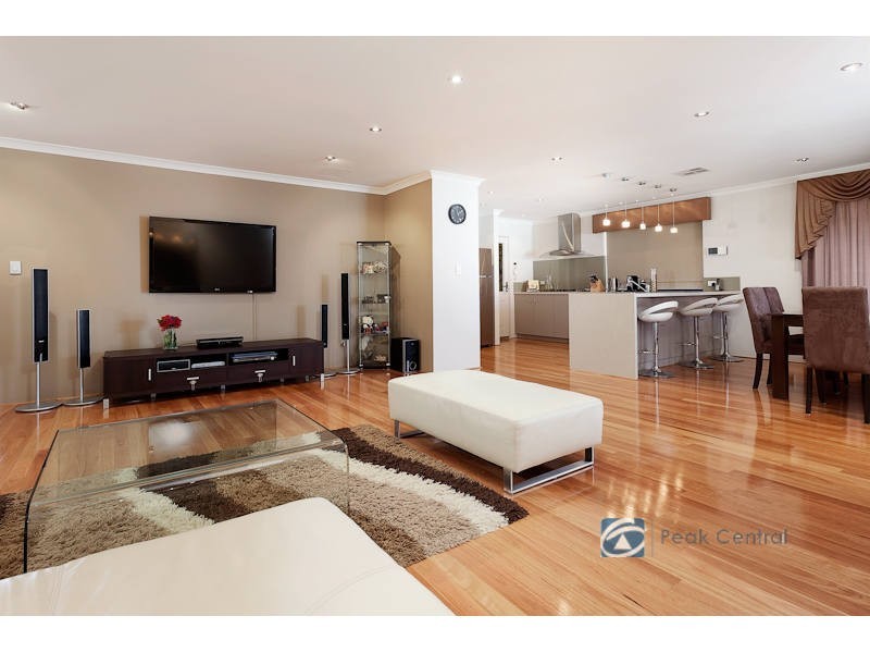 44 Kesiya Turn, Aubin Grove WA 6164