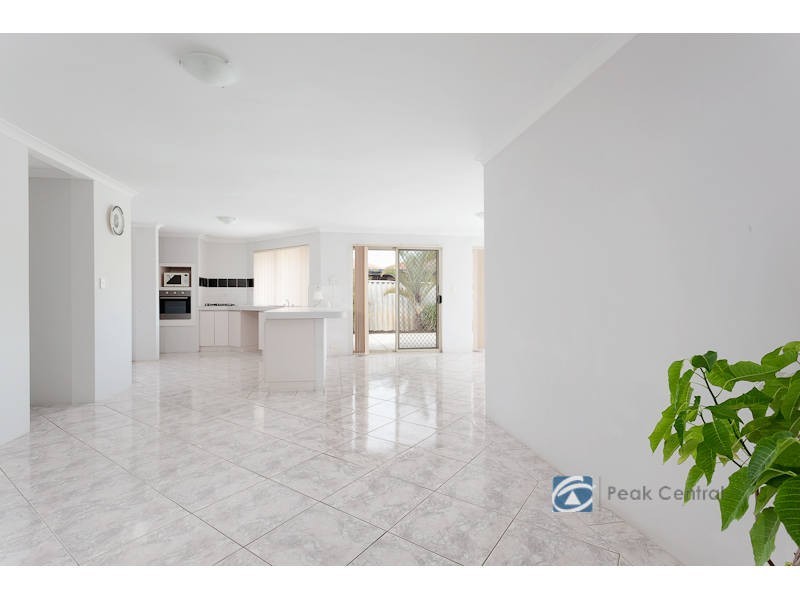 6 Rossell Place, Atwell WA 6164