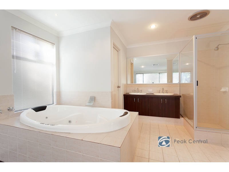 121 Beenyup Road, Atwell WA 6164