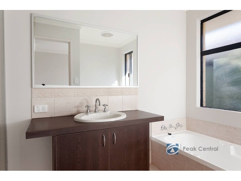 121 Beenyup Road, Atwell WA 6164