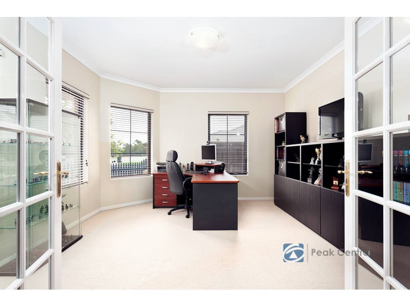 51 Aurora Drive, Atwell WA 6164