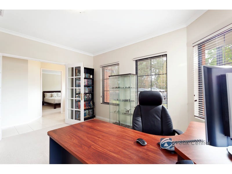 51 Aurora Drive, Atwell WA 6164
