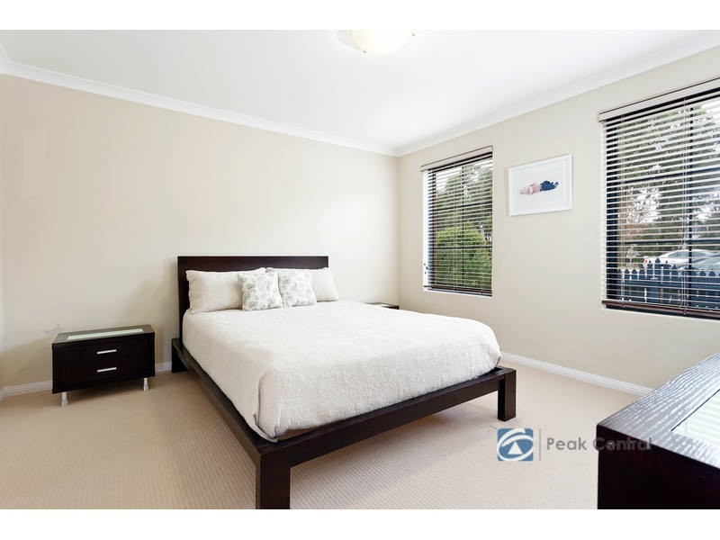 51 Aurora Drive, Atwell WA 6164