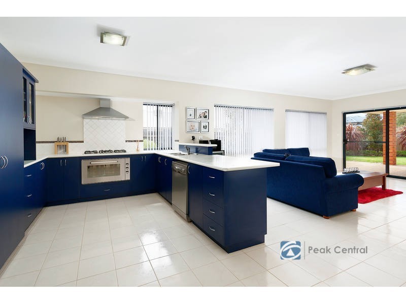51 Aurora Drive, Atwell WA 6164