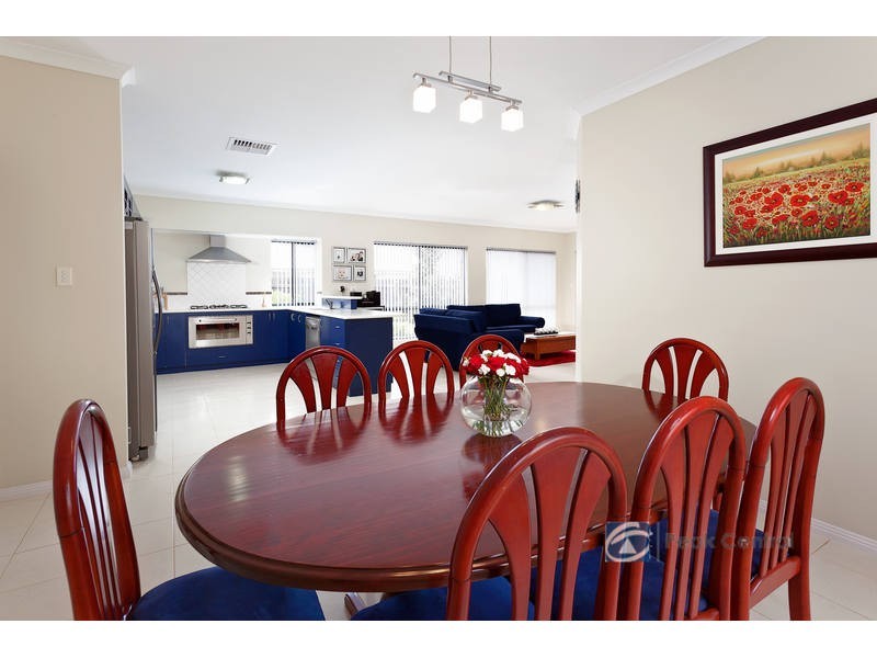 51 Aurora Drive, Atwell WA 6164