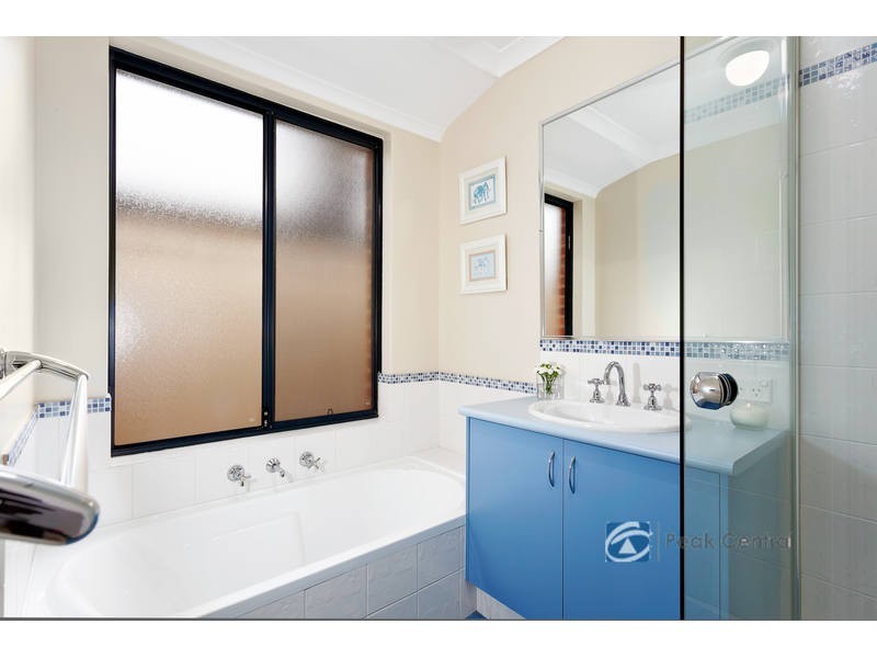 51 Aurora Drive, Atwell WA 6164