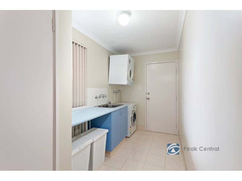 51 Aurora Drive, Atwell WA 6164