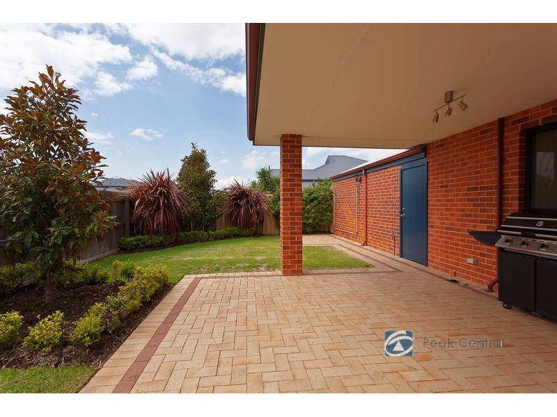 51 Aurora Drive, Atwell WA 6164