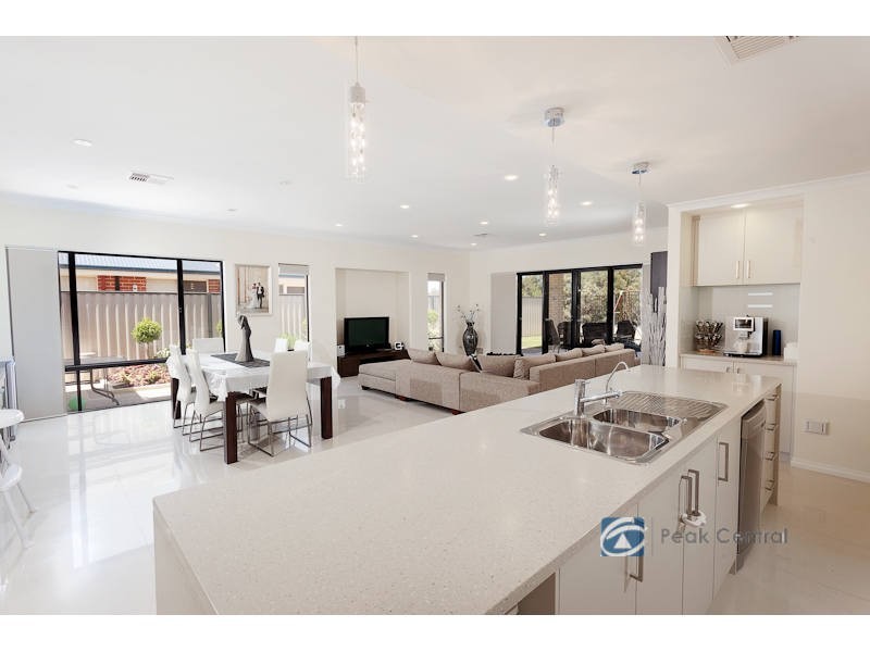 36 Descanso Loop, Aubin Grove WA 6164