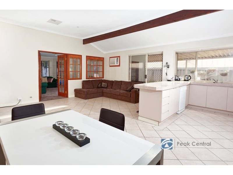 14 Seabrook Place, Success WA 6164