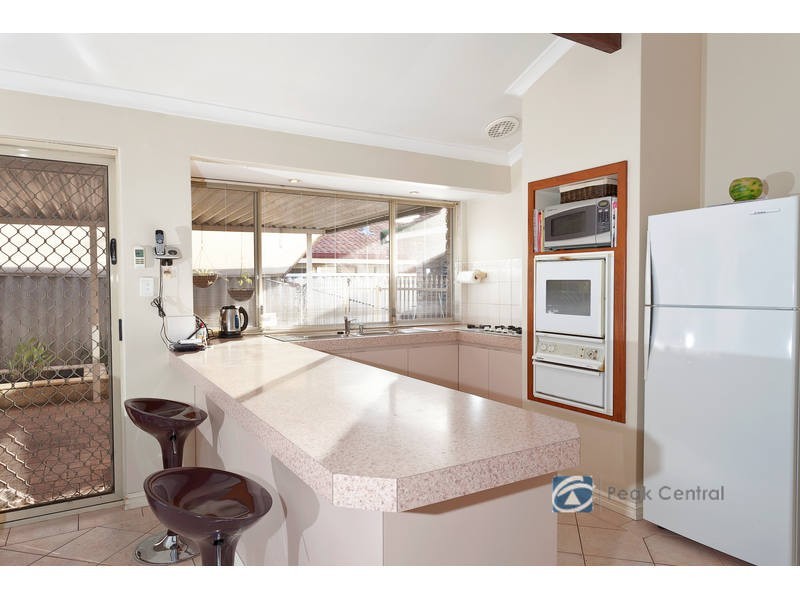 14 Seabrook Place, Success WA 6164