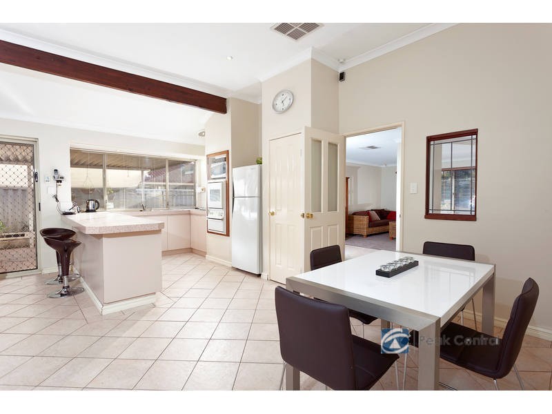 14 Seabrook Place, Success WA 6164