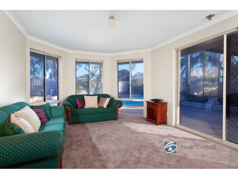 14 Seabrook Place, Success WA 6164