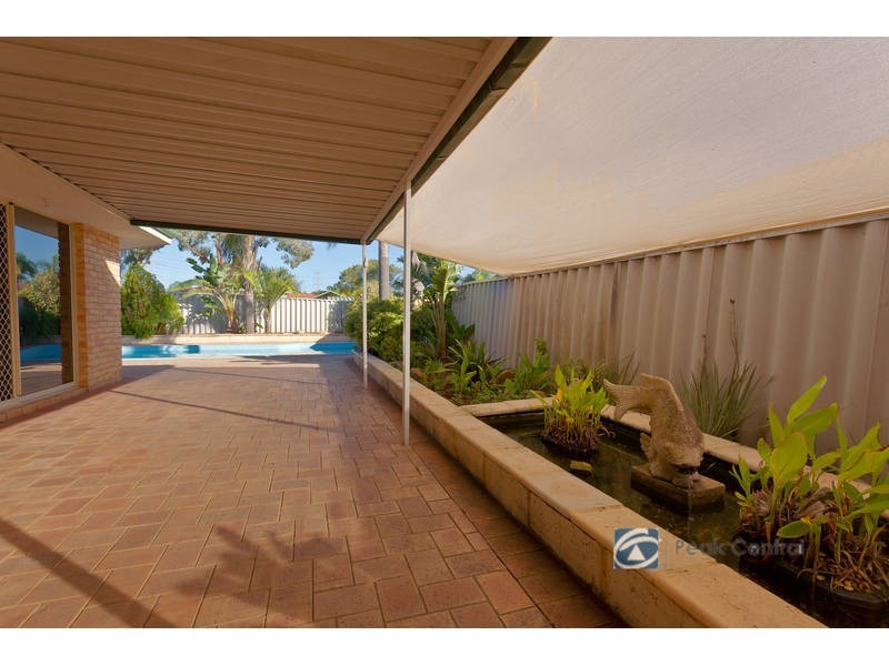 14 Seabrook Place, Success WA 6164