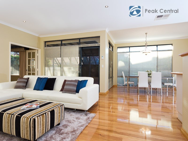 4 Dulcet Link, Atwell WA 6164