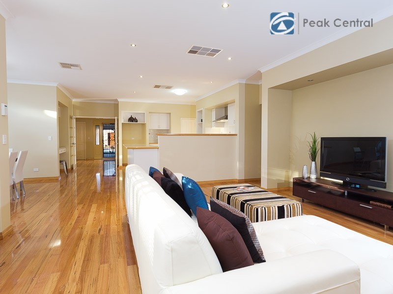 4 Dulcet Link, Atwell WA 6164