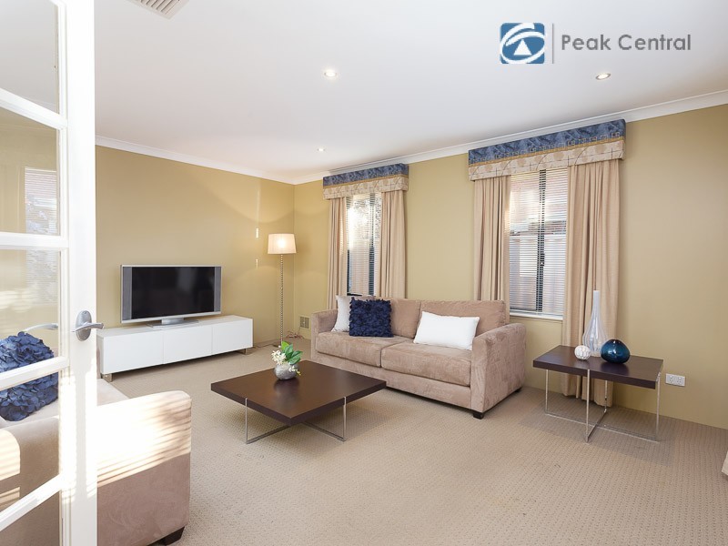 4 Dulcet Link, Atwell WA 6164