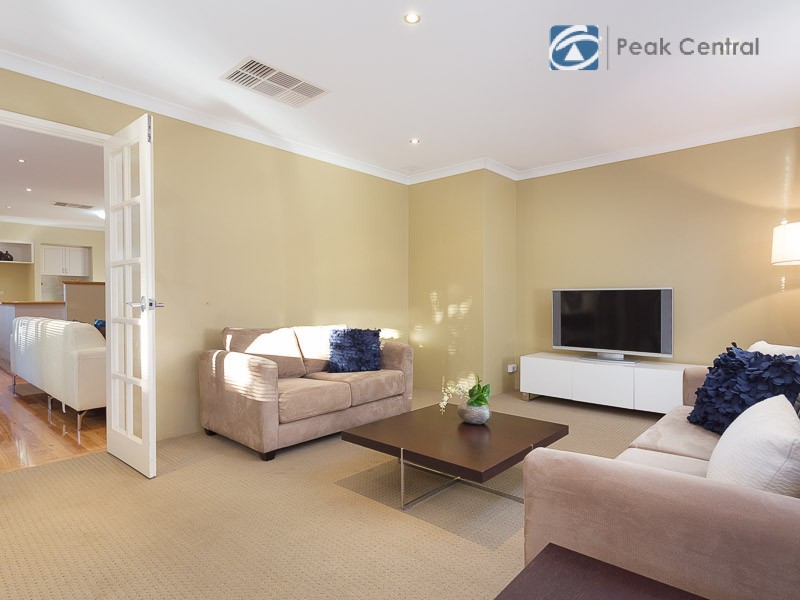 4 Dulcet Link, Atwell WA 6164